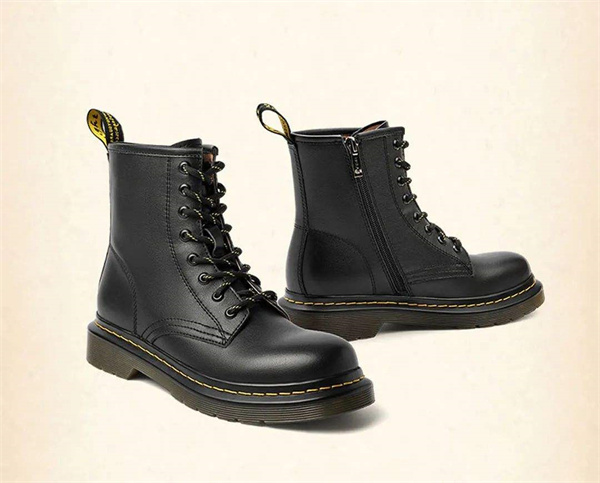 馬丁靴保持經典百搭的色彩武器&mdash;&mdash;黄瓜视频免费看