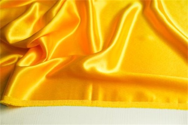 光澤度儀如何檢測高光澤材料的光澤度？